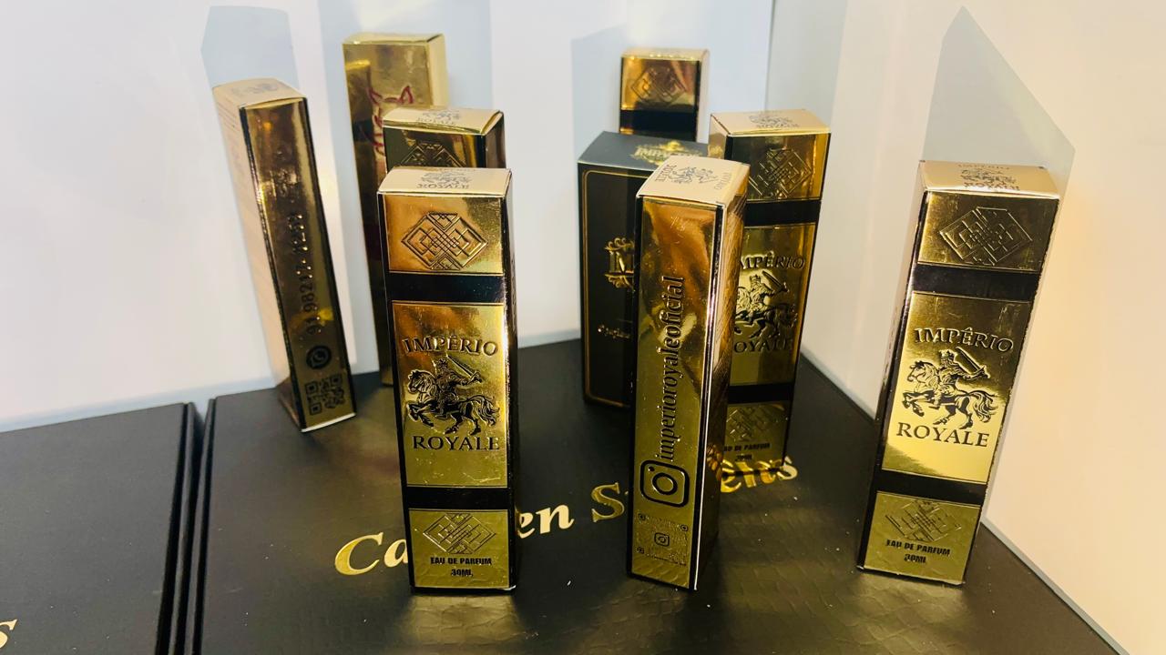 CAIXA PARA PERFUME COM LAMINAÇÃO DOURADA